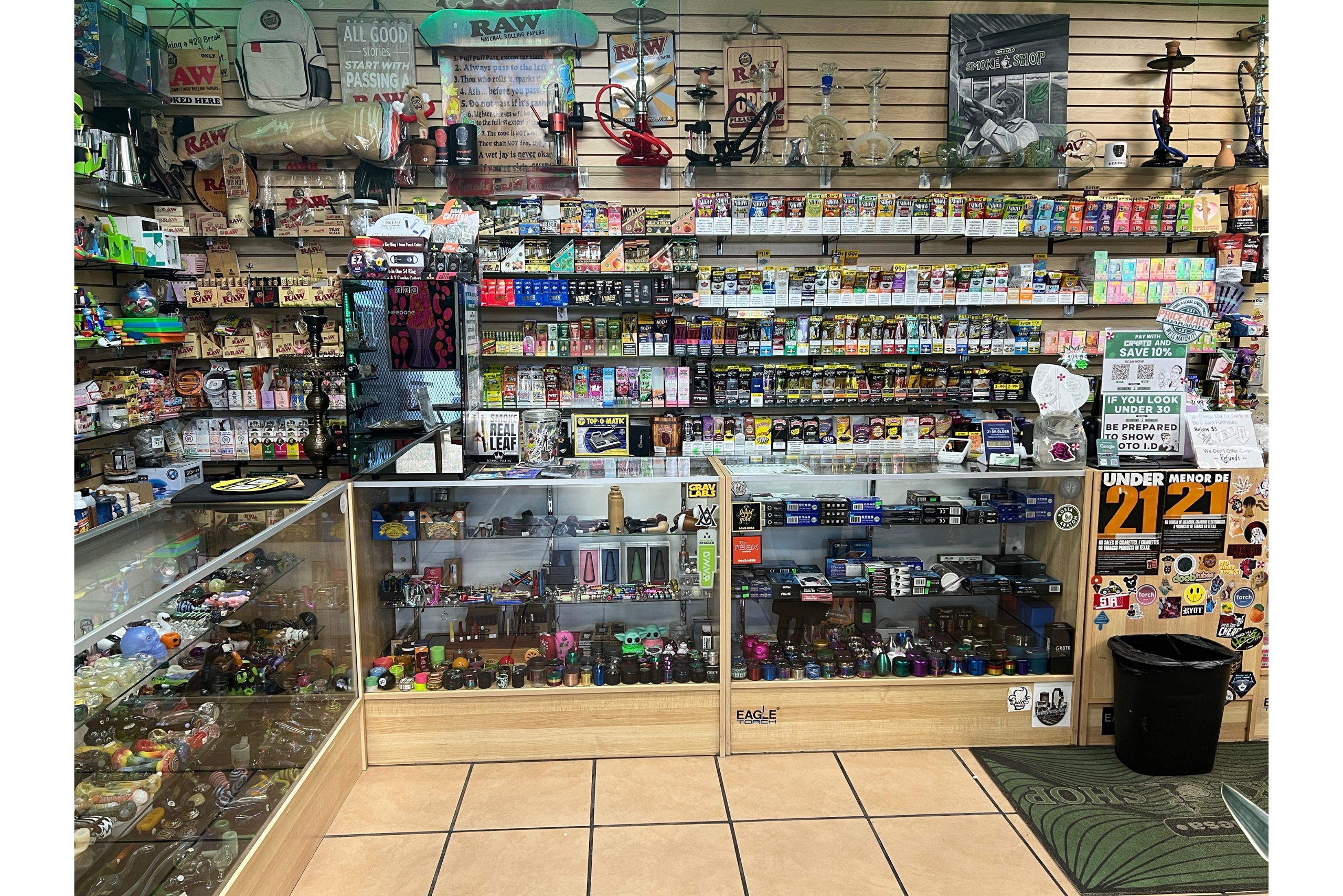 Scales, grinders, cigarillos, and rolling papers available at Mesa Smoke Shop in El Paso near me.