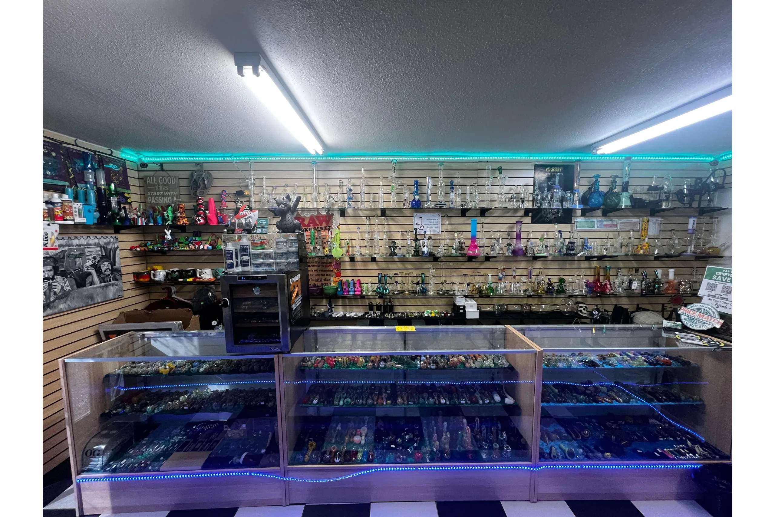 Wide variety of glass bongs, rigs, hand pipes, bowls, spoons, and bangers available at Doniphan Smoke Shop.